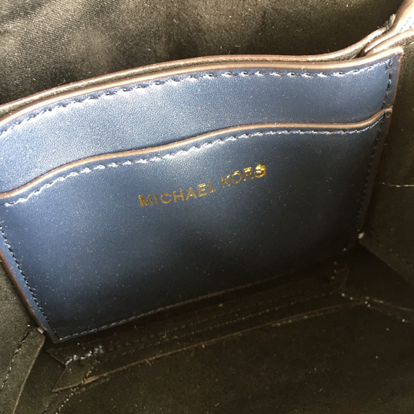 マイケルコースバッグ着用イメージ